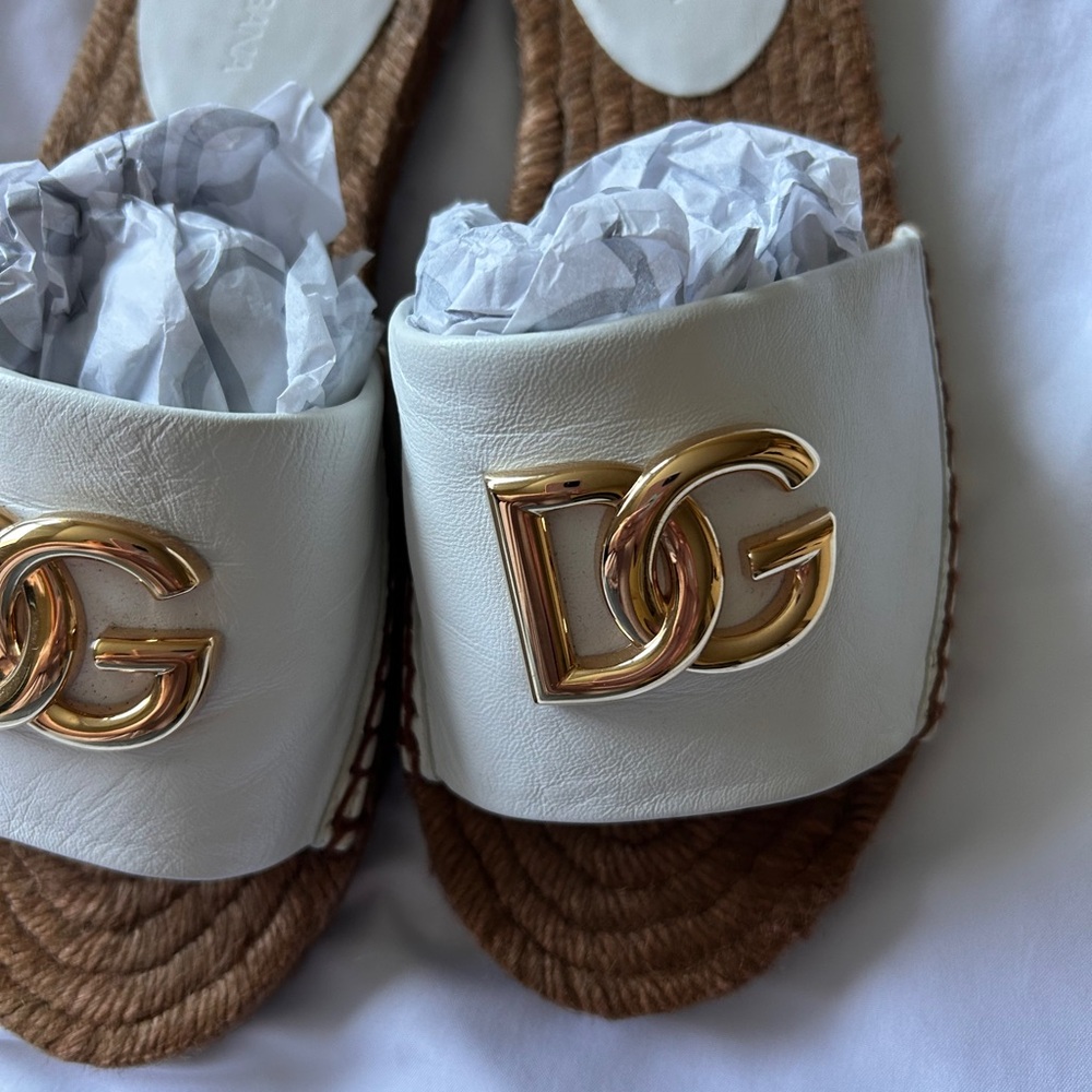 Dolce & Gabbana White and Gold Logo Sandals - Picture 5 of 6